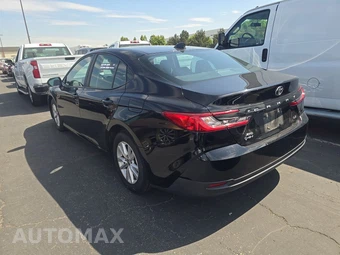 2025 Toyota Camry LE - miniatura 6