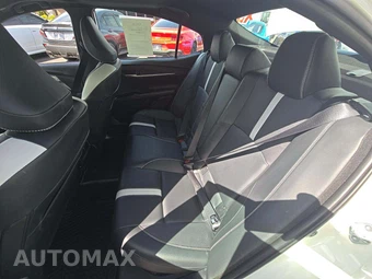 2025 Toyota Camry LE – miniatura 10