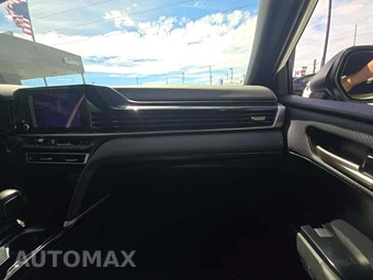 2025 Toyota Camry LE – miniatura 16