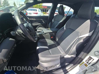 2025 Toyota Camry LE – miniatura 3
