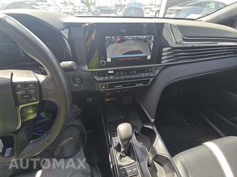 2025 Toyota Camry LE – miniatura 7