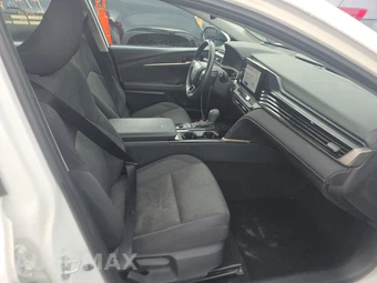 2025 Toyota Camry LE - miniatura 14