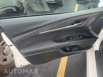 2025 Toyota Camry LE - miniatura 15