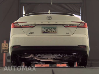2025 Toyota Camry LE - miniatura 7