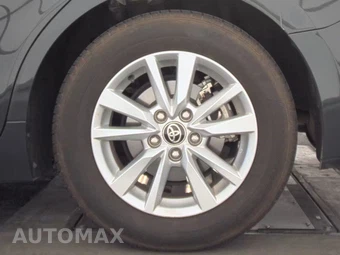 2025 Toyota Camry LE - miniatura 12
