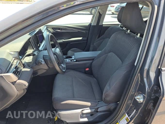 2025 Toyota Camry LE - miniatura 13