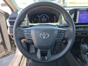 2025 Toyota Camry LE - miniatura 16