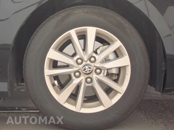 2025 Toyota Camry LE - miniatura 10