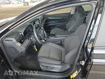 2025 Toyota Camry LE - miniatura 13