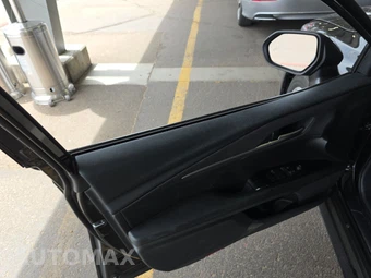 2025 Toyota Camry LE - miniatura 15