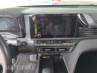 2025 Toyota Camry LE - miniatura 17