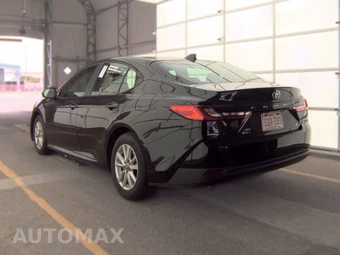 2025 Toyota Camry LE - miniatura 8