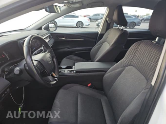 2025 Toyota Camry LE - miniatura 13