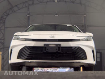 2025 Toyota Camry LE - miniatura 3