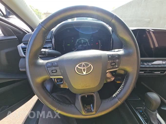 2025 Toyota Camry LE - miniatura 10