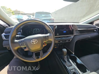 2025 Toyota Camry LE - miniatura 11