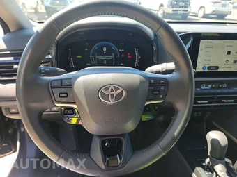 2025 Toyota Camry LE – miniatura 16