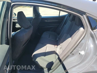 2025 Toyota Camry LE – miniatura 19