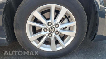 2025 Toyota Camry LE – miniatura 31