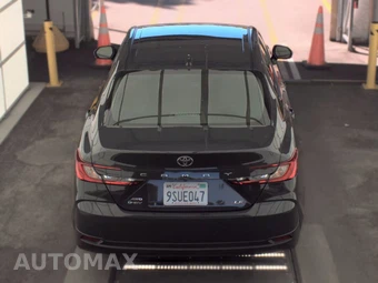 2025 Toyota Camry LE – miniatura 6