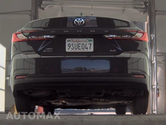 2025 Toyota Camry LE – miniatura 7