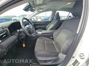 2025 Toyota Camry LE - miniatura 13