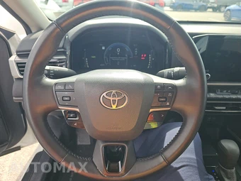 2025 Toyota Camry LE - miniatura 16