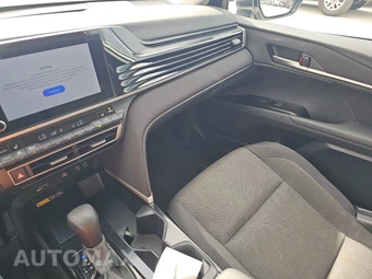 2025 Toyota Camry LE - miniatura 17