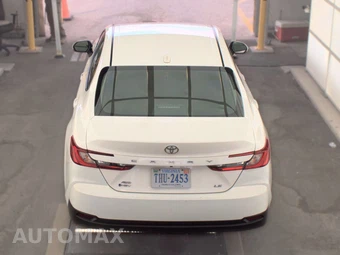 2025 Toyota Camry LE - miniatura 6