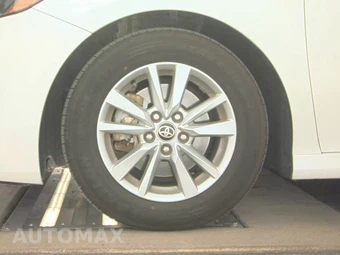 2025 Toyota Camry LE - miniatura 9