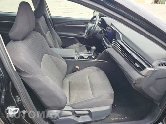2025 Toyota Camry LE - miniatura 14
