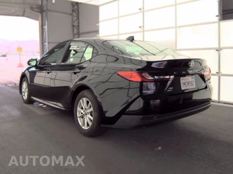 2025 Toyota Camry LE - miniatura 8