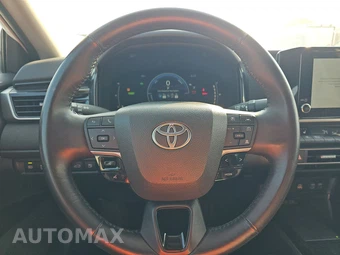 2025 Toyota Camry LE - miniatura 16