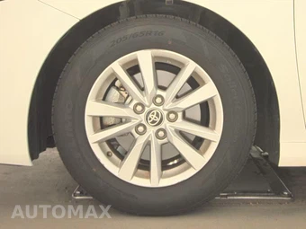 2025 Toyota Camry LE - miniatura 9