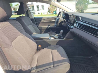 2025 Toyota Camry LE - miniatura 15