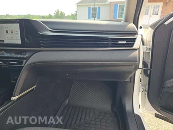 2025 Toyota Camry LE - miniatura 16