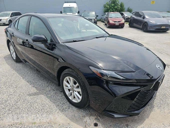 2025 Toyota Camry LE - miniatura 4