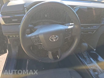 2025 Toyota Camry LE - miniatura 10