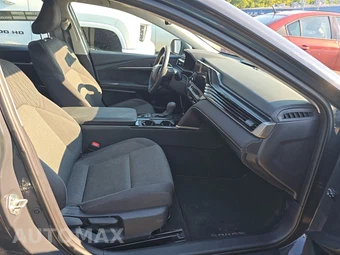 2025 Toyota Camry LE - miniatura 8