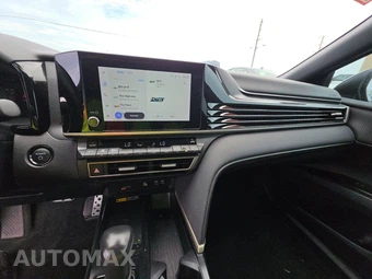2025 Toyota Camry SE - miniatura 11
