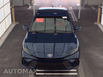 2025 Toyota Camry SE - miniatura 2