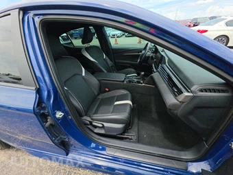 2025 Toyota Camry SE - miniatura 8