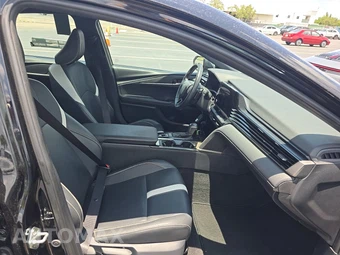 2025 Toyota Camry SE - miniatura 14