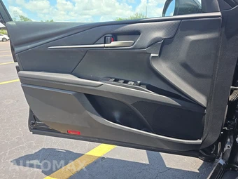2025 Toyota Camry SE - miniatura 15