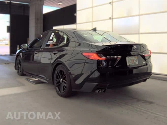2025 Toyota Camry SE - miniatura 8