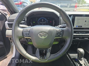 2025 Toyota Camry SE - miniatura 10