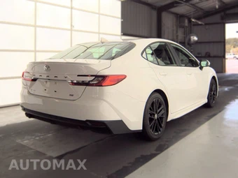 2025 Toyota Camry SE - miniatura 4