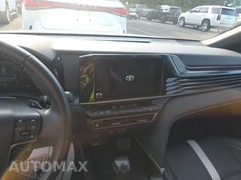 2025 Toyota Camry SE - miniatura 11