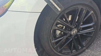 2025 Toyota Camry SE - miniatura 19