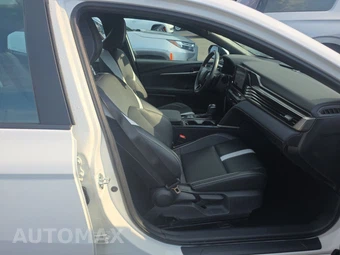 2025 Toyota Camry SE - miniatura 8